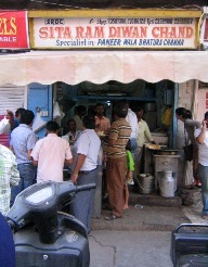 2009年１０月　ＩＮＤＩＡ　デリーの食べ物屋②_f0227590_2240335.jpg