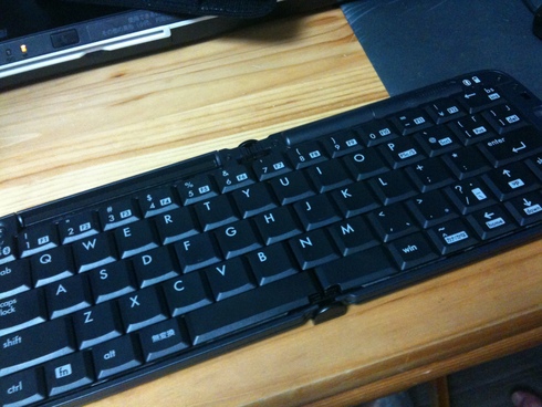 折りたたみキーボード_d0085634_23414493.jpg