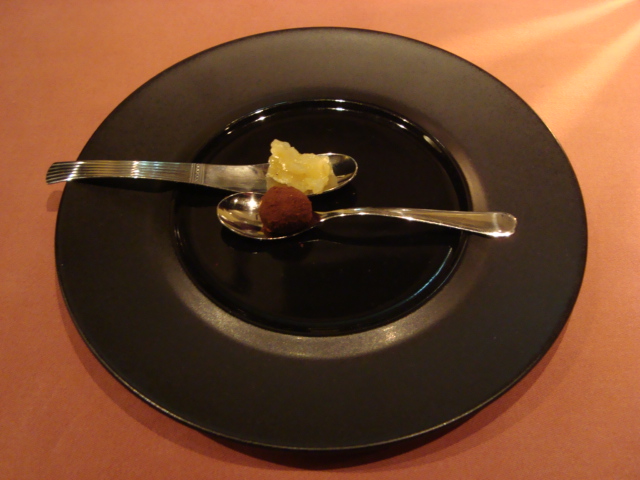麻布「オスマントルコ宮廷料理 ブルガズアダ」へ行く。_f0232060_1553583.jpg