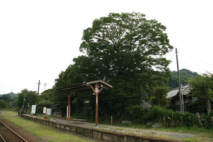 駅が楽しい小湊鉄道(2) - 上総中野も昭和の雰囲気 -_b0190710_2275552.jpg