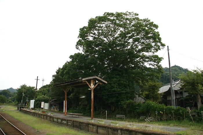 駅が楽しい小湊鉄道(2)　- 上総中野も昭和の雰囲気 -_b0190710_2275552.jpg