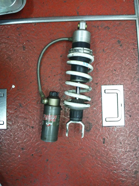 GPZ900R ホワイトパワー　リアショック Yahoo!オークション -「wp ホワイトパワー」(リア) (カワサキ用)の落札