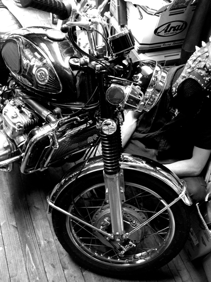 5COLORS 『 君はなんでそのバイクに乗ってるの?』#26_f0203027_197025.jpg