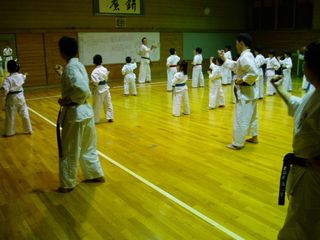真剣です_c0118332_23585745.jpg