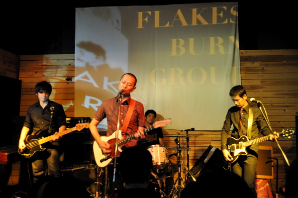 919 -FlakesBurnGroup ワンマンライブat 十三Club Water。（第一部）_e0125762_0332324.jpg