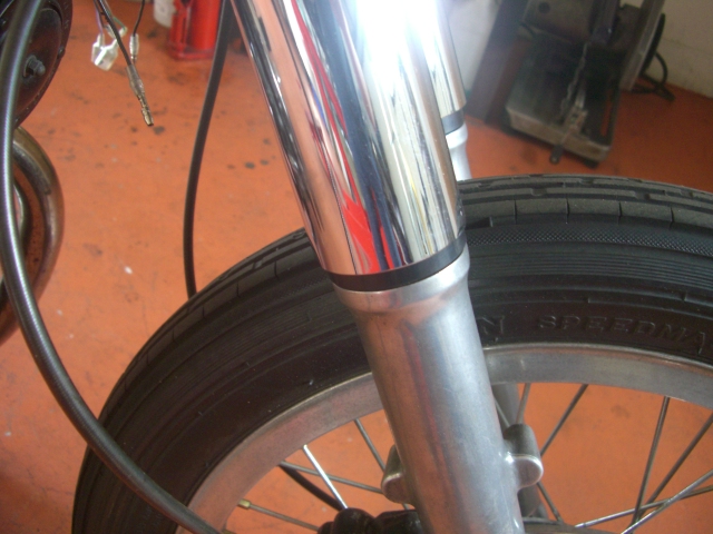 XS650フロントフォークカバー装着!_a0164918_13909.jpg