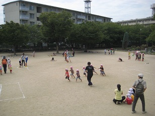 うんどう会練習　公園で_b0117125_15401363.jpg