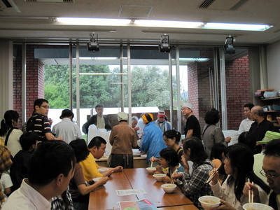 夢の島でうどんを食べる。_c0205379_9555645.jpg