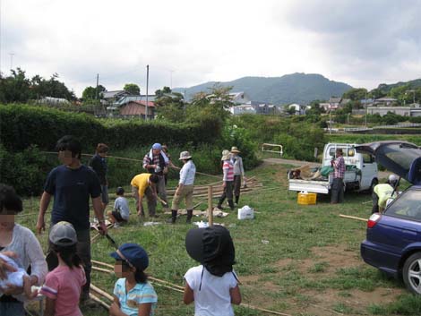 僕らの酒田んぼで案山子作り　その２_e0036808_792084.jpg