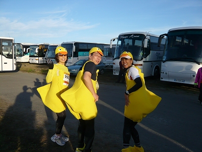 メドックマラソンツアーDay3 メドックマラソン2010 Start~11km_d0113725_0194041.jpg