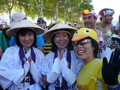 メドックマラソンツアーDay3 メドックマラソン2010 Start~11km_d0113725_0342868.jpg