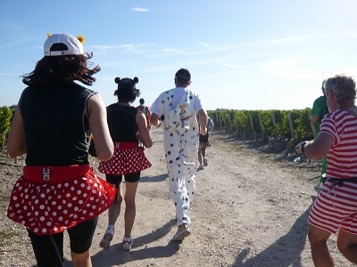 メドックマラソンツアーDay3 メドックマラソン2010 Start~11km_d0113725_1295133.jpg