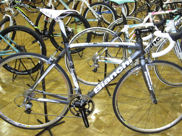 Bianchi 2011 展示会_e0188759_19184926.jpg