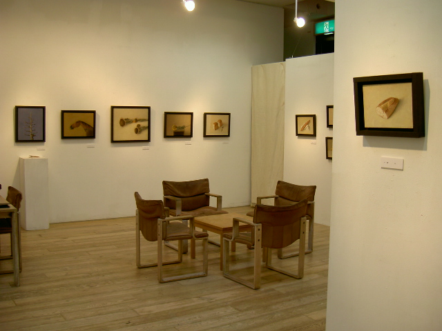 又新しい展覧会が始まります!_a0071956_19513772.jpg