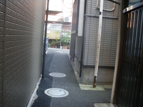 広尾の裏路地を歩く_b0206463_2154576.jpg