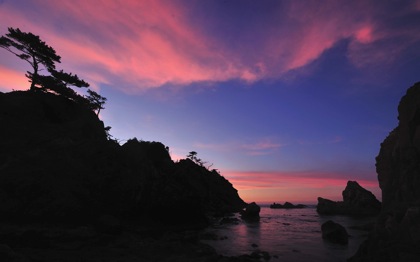 記念写真に続きたまりにたまっている.浦富海岸の......_b0194185_23255320.jpg