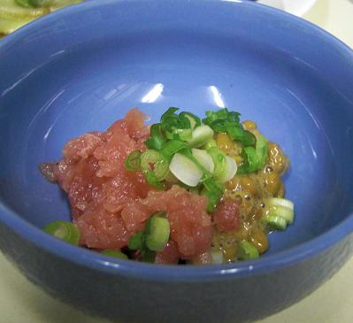本日のイチオシは...マグロ納豆!_c0119140_1230028.jpg