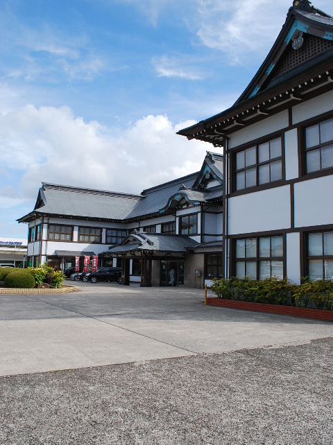 千葉トヨペット本社、旧日本勧業銀行本店_a0110756_19112025.jpg