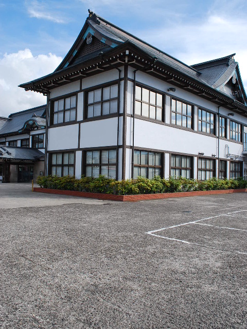 千葉トヨペット本社、旧日本勧業銀行本店_a0110756_19165874.jpg