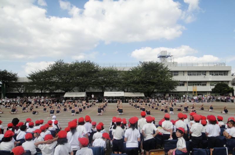 市立小学校10校で運動会_f0059673_2340487.jpg