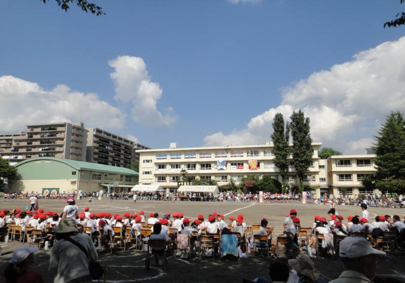 市立小学校10校で運動会_f0059673_2345613.jpg