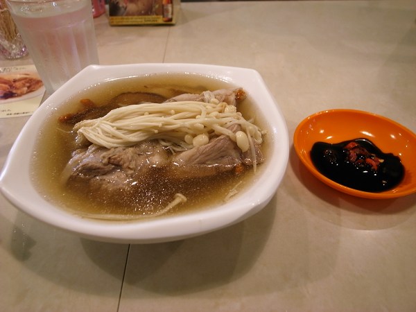 魅惑の肉骨茶（パクテー）_e0145711_0545688.jpg