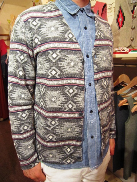 \"FAIRISLE NECK WARMER\" & \"Jacquad V-Neck Dardigan\"_f0191324_2461786.jpg
