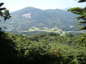 十両 福島県田村郡小野町高柴山：太鼓石&物見石＆御神水石_f0125073_1732160.jpg