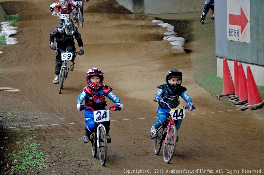 2010JOSF 川口ゴリラ公園１０月定期戦VOL５:ジュニア、ミドル/１４オーバー混走クラス決勝_b0065730_1121286.jpg