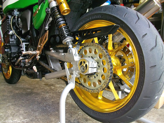 ZRX1100 チェーンサイズを520へコンバート！！ : バイクパーツ買取