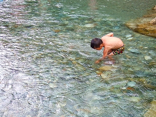 最高に暑かったこの夏…清流付知川の水遊び_b0123970_14551265.jpg