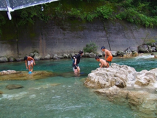 最高に暑かったこの夏…清流付知川の水遊び_b0123970_14582325.jpg