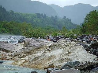 最高に暑かったこの夏…清流付知川の水遊び_b0123970_1561222.jpg