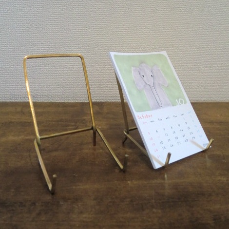 キャップとカフェカーテンと・・・???スタンド。_a0164280_16374519.jpg