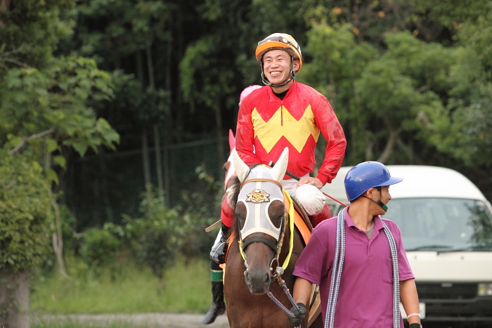 2010年10月2日（土） 高知競馬 5R 中四国連携競馬 鞆の浦シリーズ　第一戦C その1_a0077663_20151545.jpg