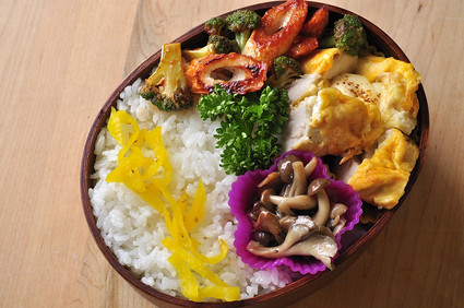 きのこのマリネとピカタのお弁当_b0171098_7445266.jpg