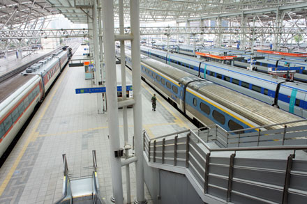 セマウル号とソウル駅 ソウルから慶州へ 韓国の旅 2010年10月(1)_f0117059_1938456.jpg