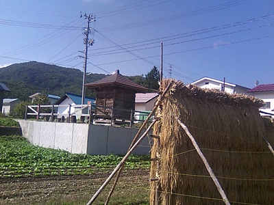 稻(はで)架と火除観音  南会津町永田字百目貫(どうめき)_c0120469_13332221.jpg