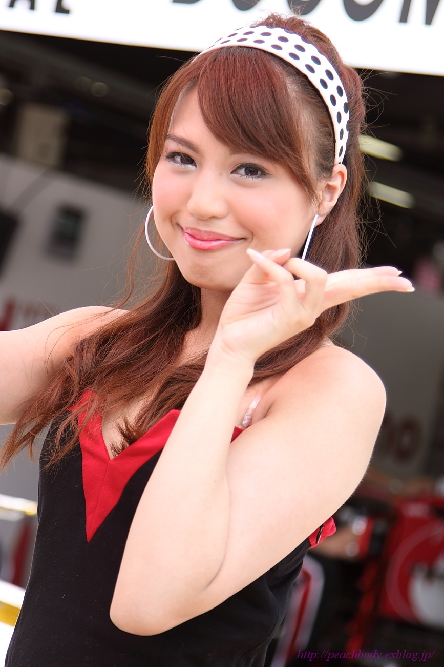 サーキットレディ 中村恵実さん Peach Body