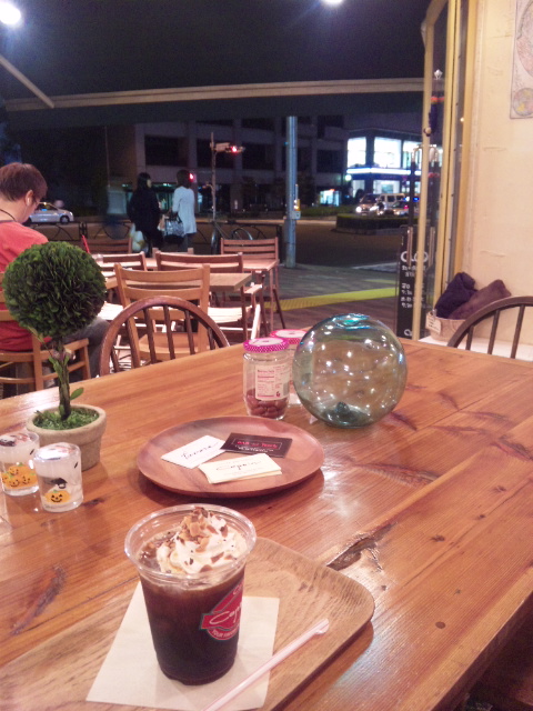 オープンcafeがきもちよい。_c0119259_18157.jpg