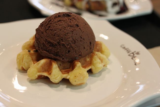 韓国旅行その19 「Caffe Beneで最後のスイーツ」_d0148729_2371240.jpg