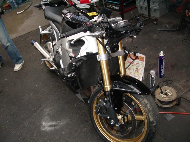 3連休の初日は…ですやん!_f0056935_1623031.jpg