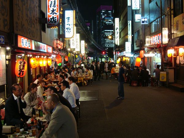 有楽町高架下居酒屋 金稜 きんりょう 笑わせるなよ泣けるじゃないか