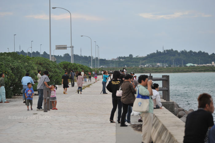 地球深部探査船「ちきゅう」出航　[中城湾港/沖縄]_c0166094_22103535.jpg