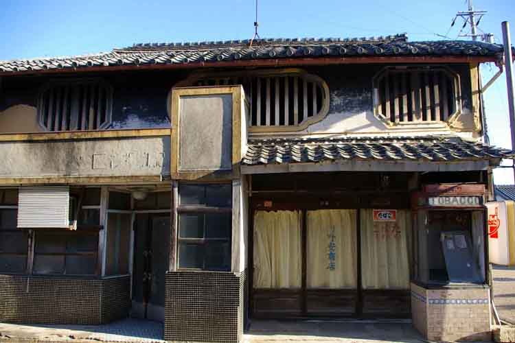 改装?された煙草屋_f0130879_005566.jpg