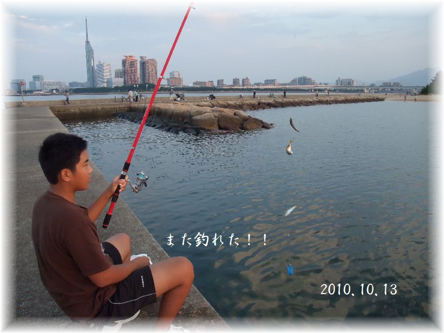 釣りを楽しむ少年_b0044673_20312236.jpg