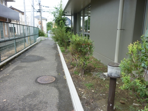 レンガで花壇の縁取りを造る 稲城市のガーデニング講座 井上まゆ美のお仕事日和 レンガで花壇の縁取りを造る 稲城市のガーデニング講座 井上まゆ美のお仕事日和