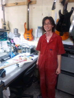 The skilled physician of the guitar Hospital_a0168628_19114298.jpg