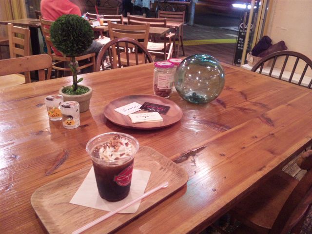 オープンcafeがきもちよい。_c0119259_0481644.jpg