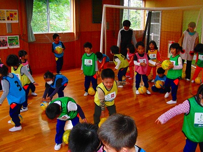 10.15　金足西幼児園＆上新城幼児園_e0127003_063056.jpg